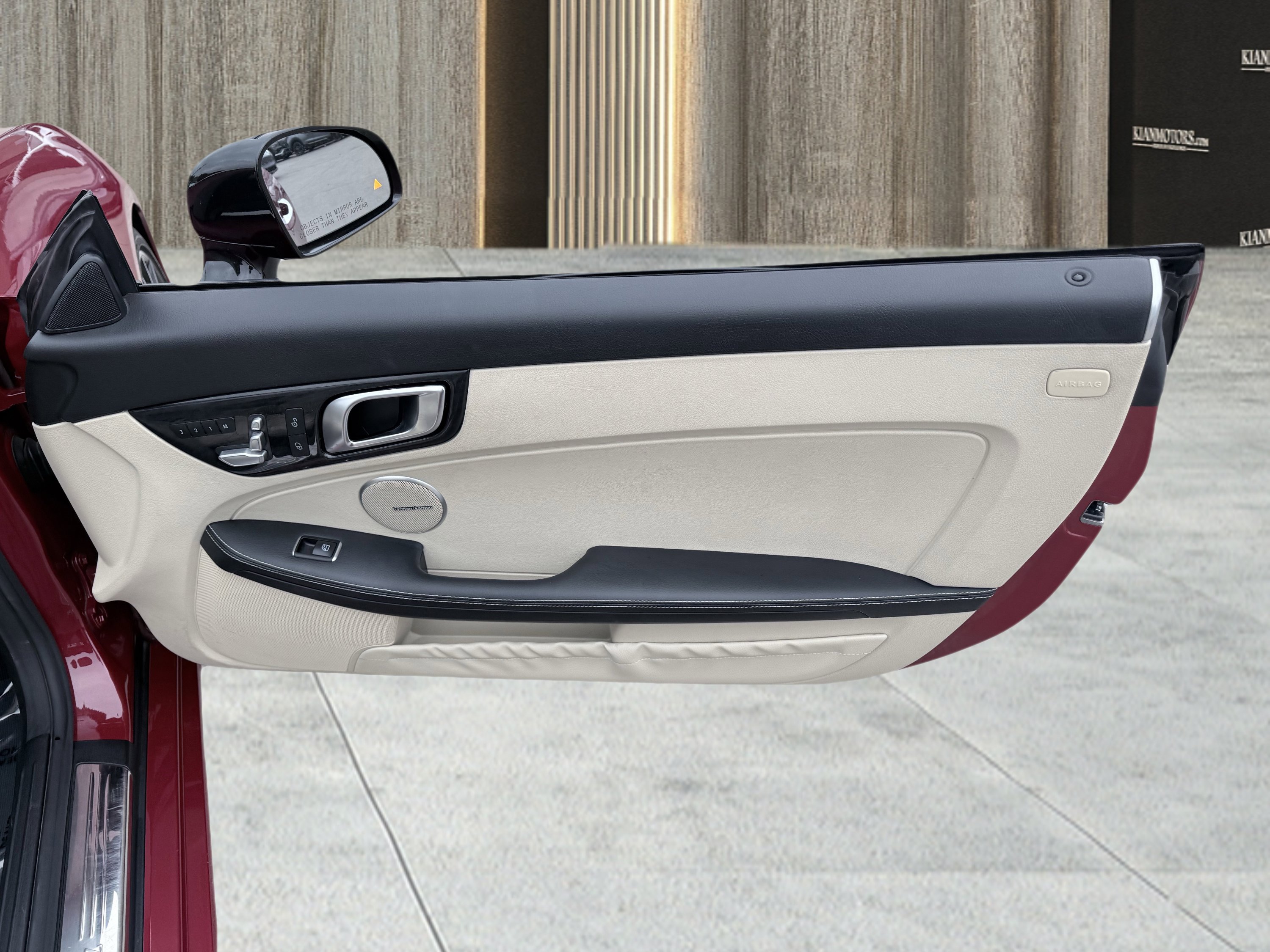 Used 2020 Mercedes-Benz SLC 300 w/ Premium Package image 34