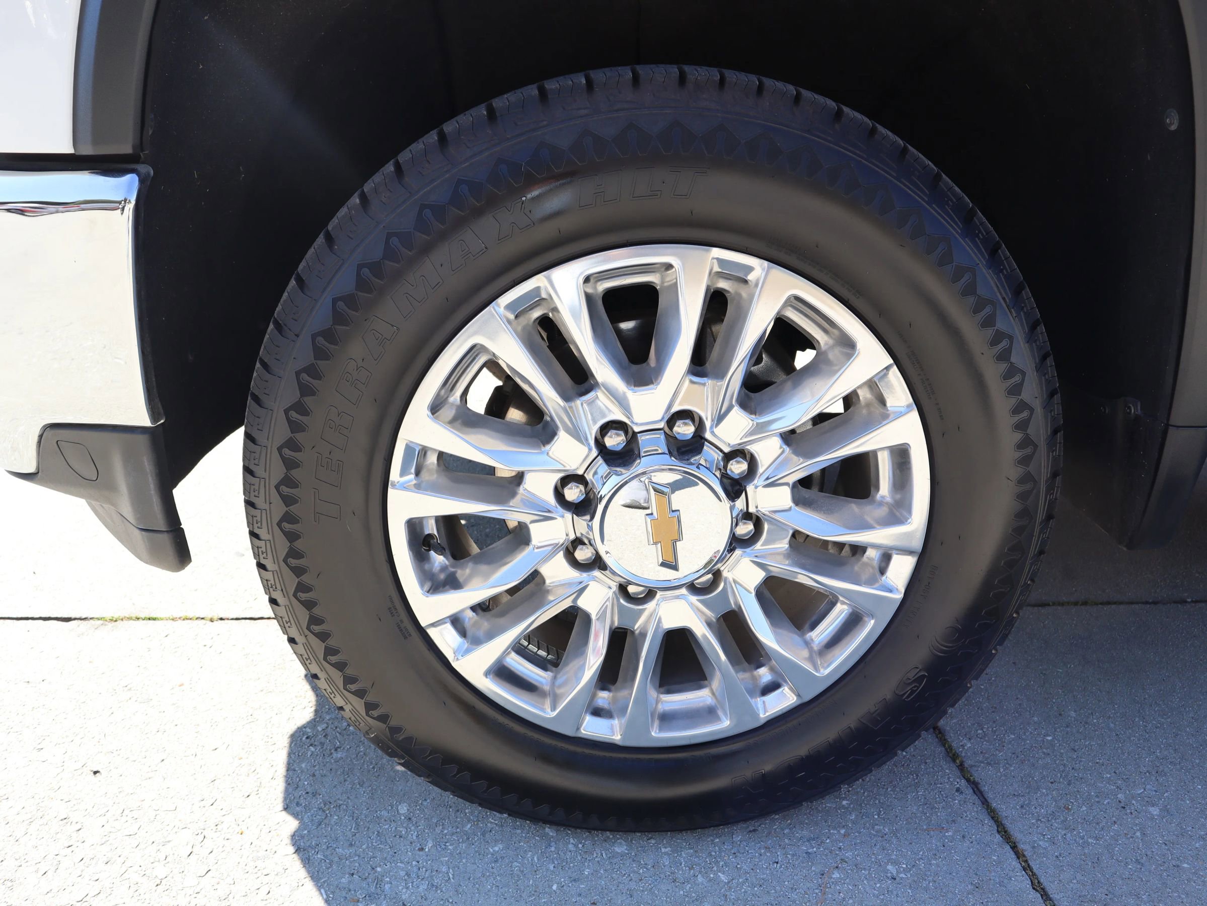 Used 2021 Chevrolet Silverado 2500 LTZ w/ LTZ Convenience Package image 9