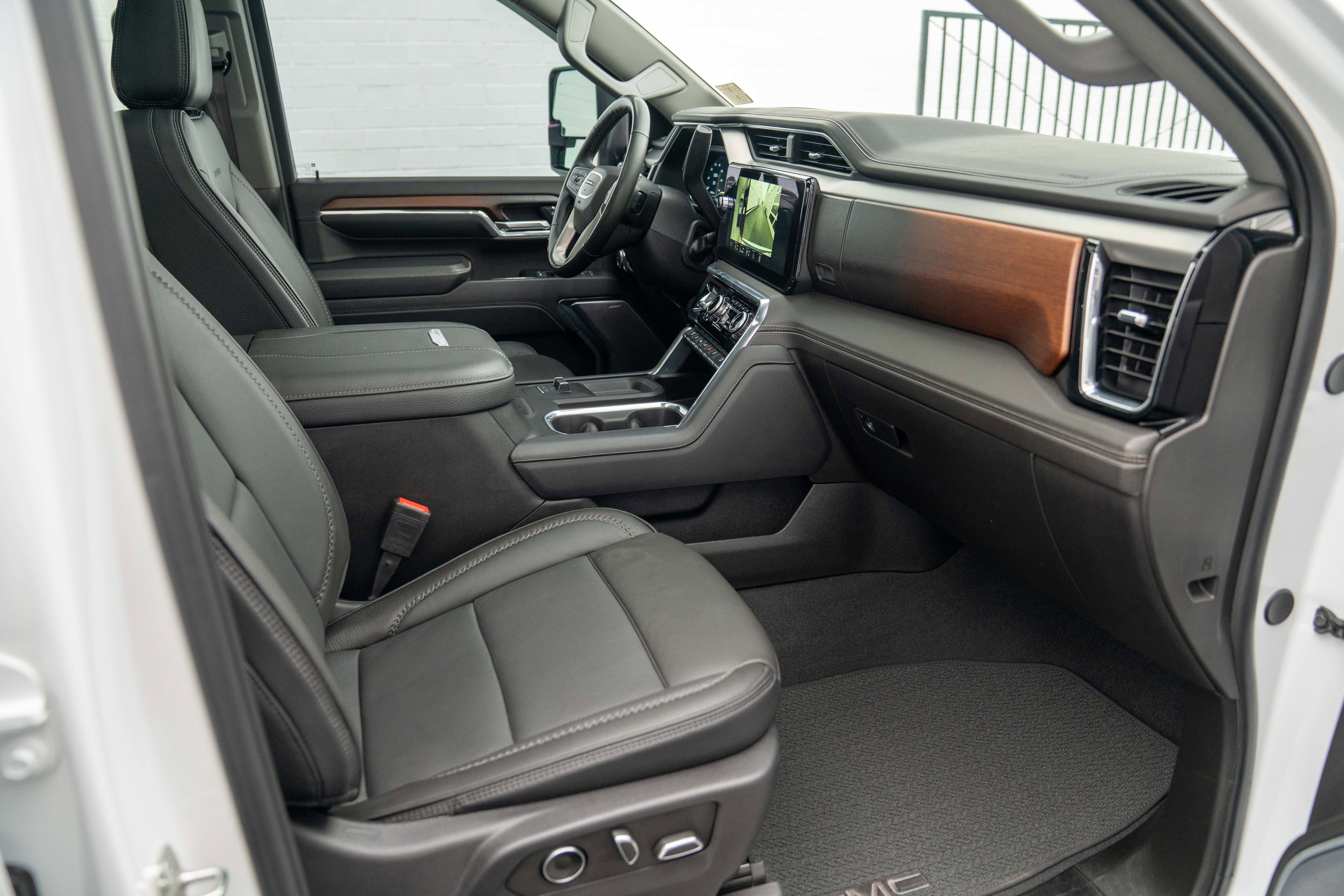 Used 2024 GMC Sierra 3500 Denali w/ Denali Reserve Package image 36