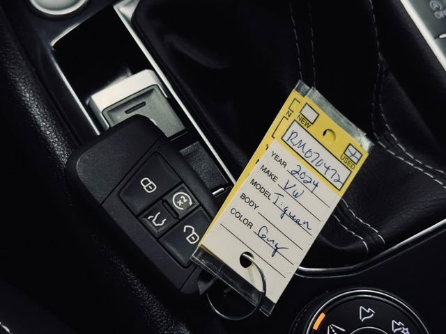 Used 2024 Volkswagen Tiguan SE image 34