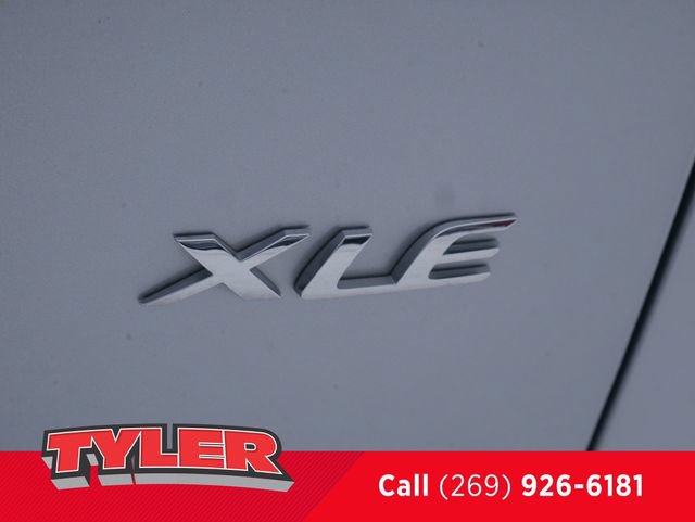 Used 2023 Toyota Corolla Cross XLE FWD image 14