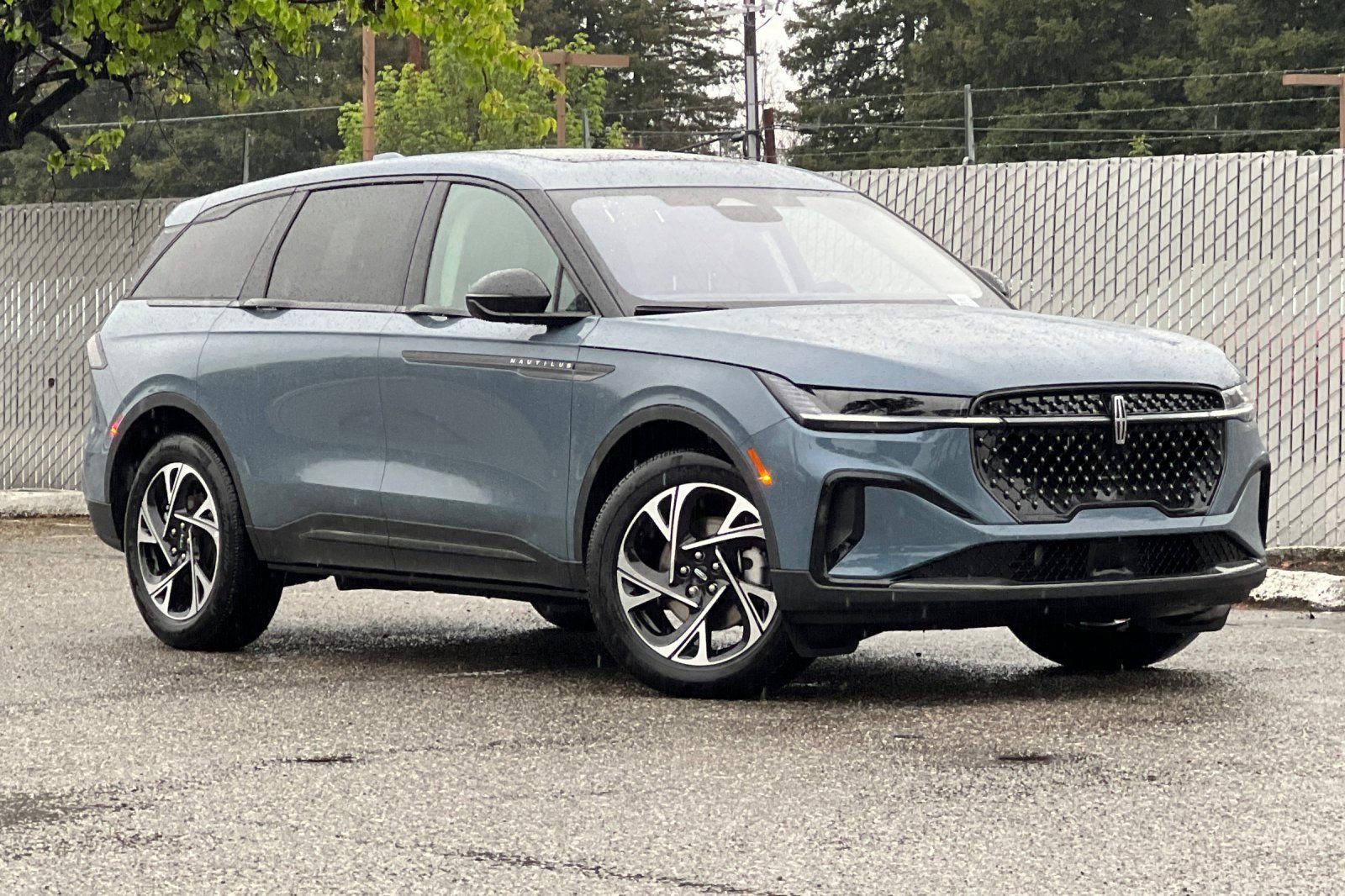 New 2026 Lincoln Nautilus Premier w/ Equipment Group 102A image 2