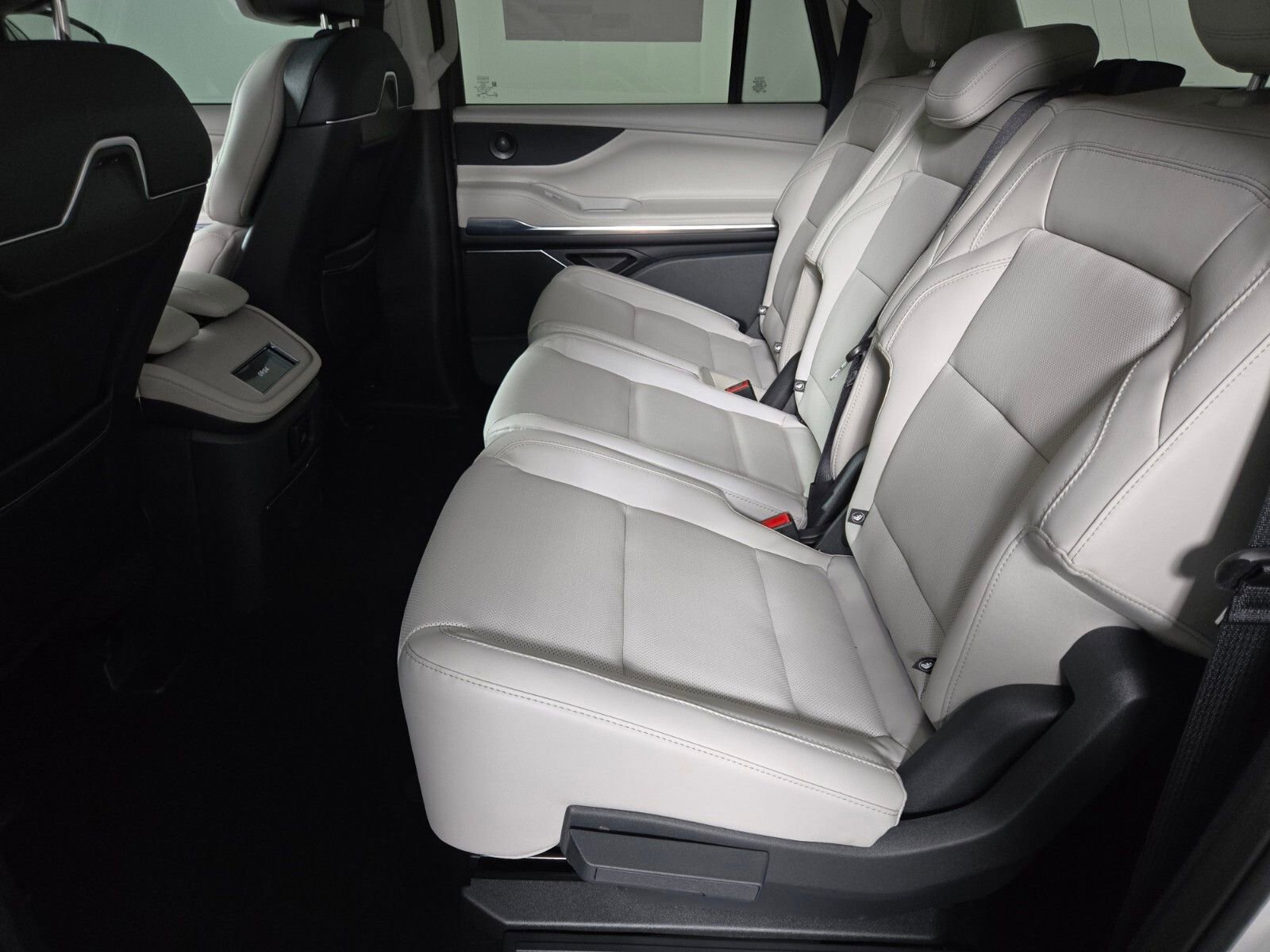 New 2026 Lincoln Navigator L Premier image 13