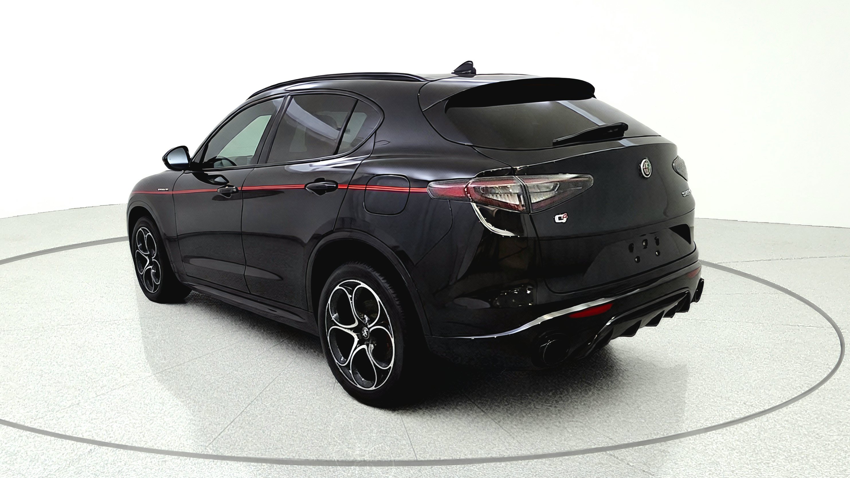 Used 2024 Alfa Romeo Stelvio Veloce AWD/4WD image 5
