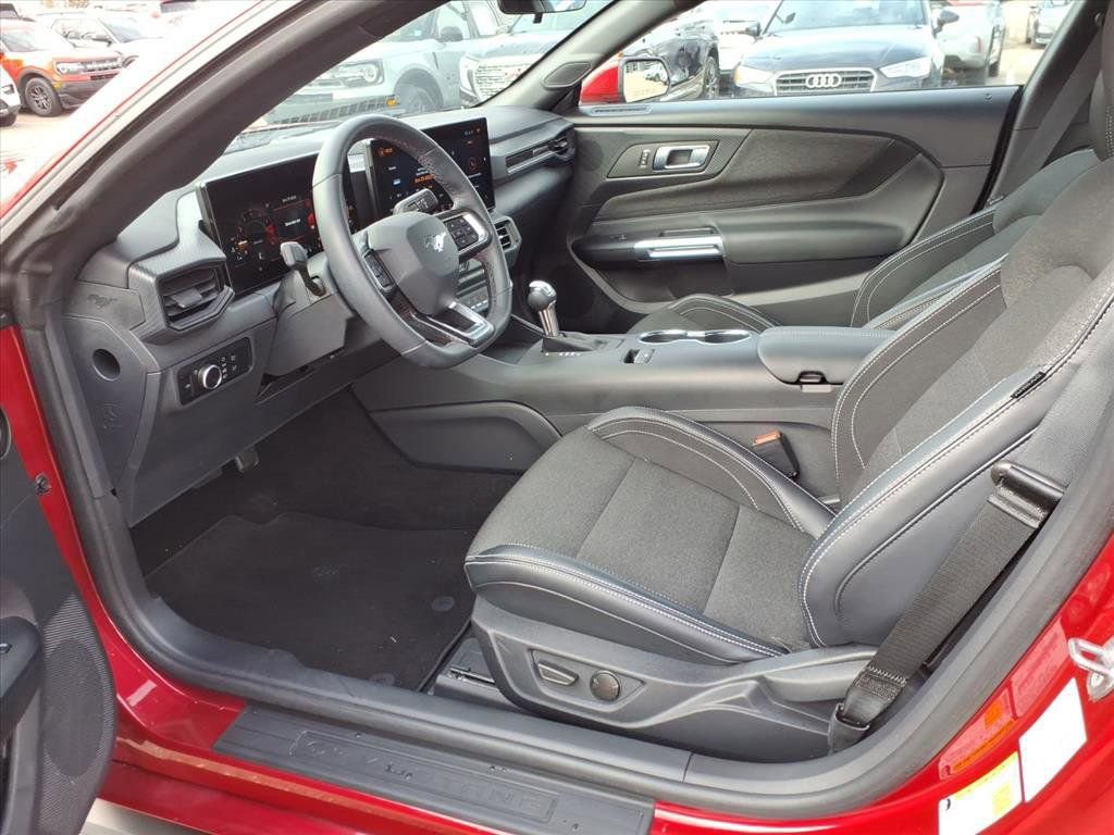 Used 2024 Ford Mustang Coupe image 10