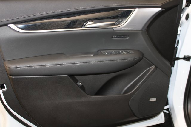 New 2025 Cadillac XT5 Premium Luxury image 9