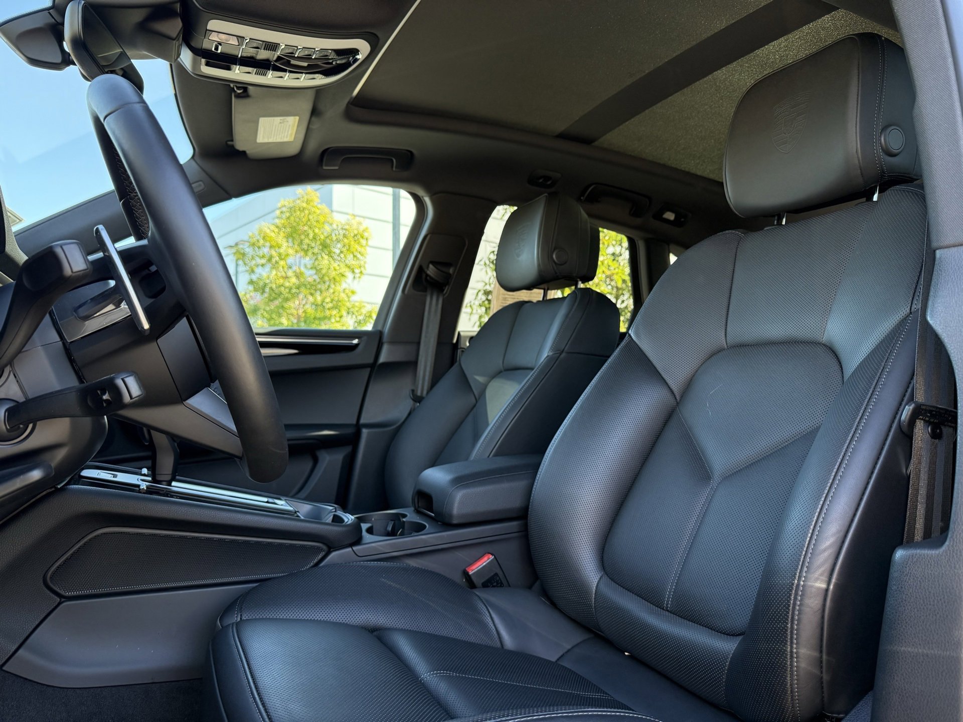 Used 2025 Porsche Macan image 5