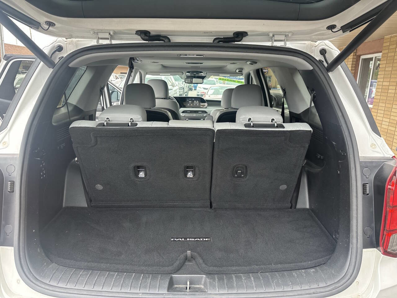 Used 2020 Hyundai Palisade SEL w/ Premium Package image 13