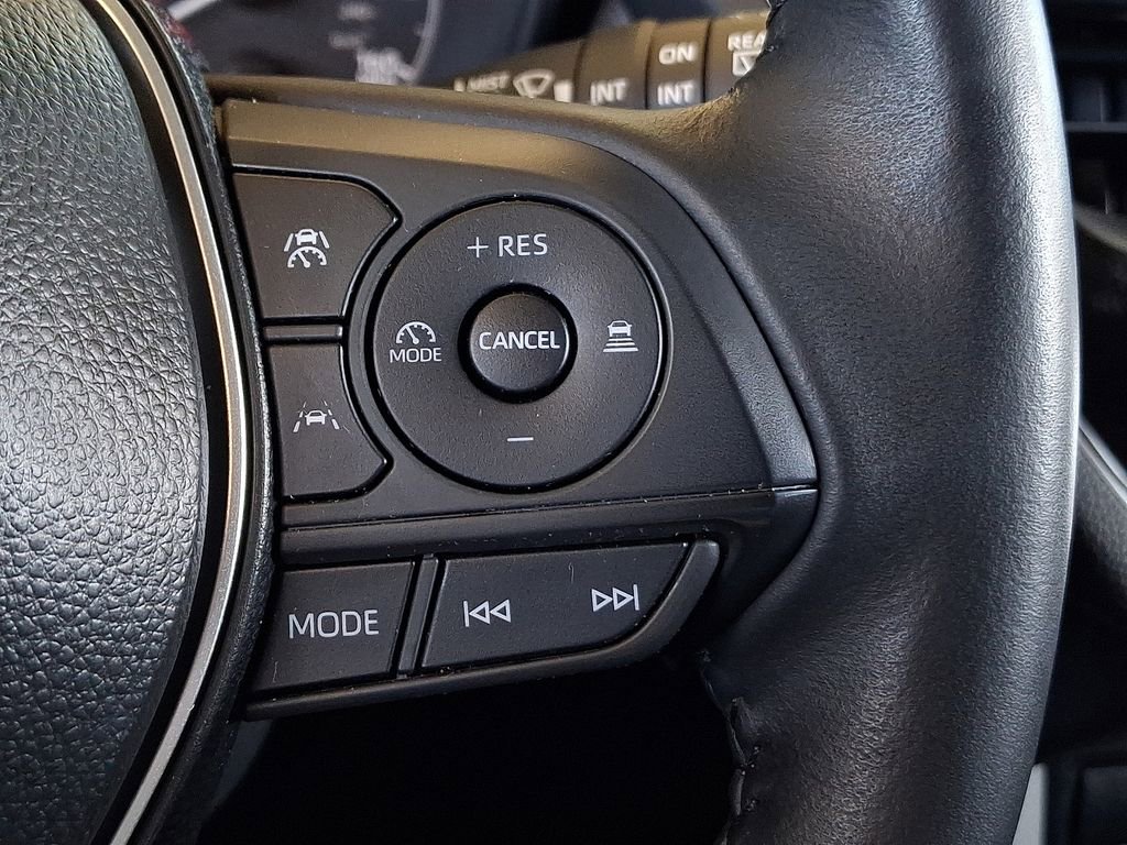 Used 2024 Toyota Corolla Cross LE image 21