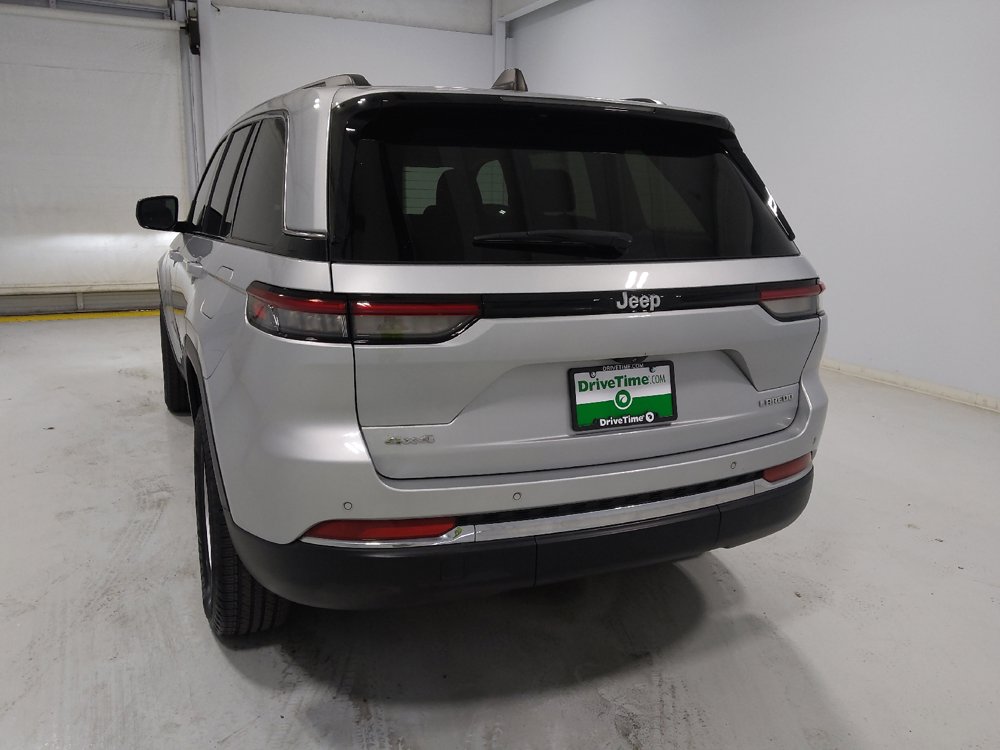 Used 2023 Jeep Grand Cherokee Laredo w/ Luxury Tech Group I AWD/4WD image 6
