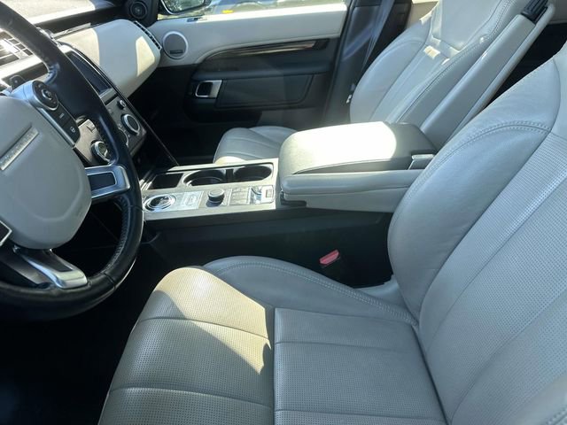 Used 2018 Land Rover Discovery SE image 20