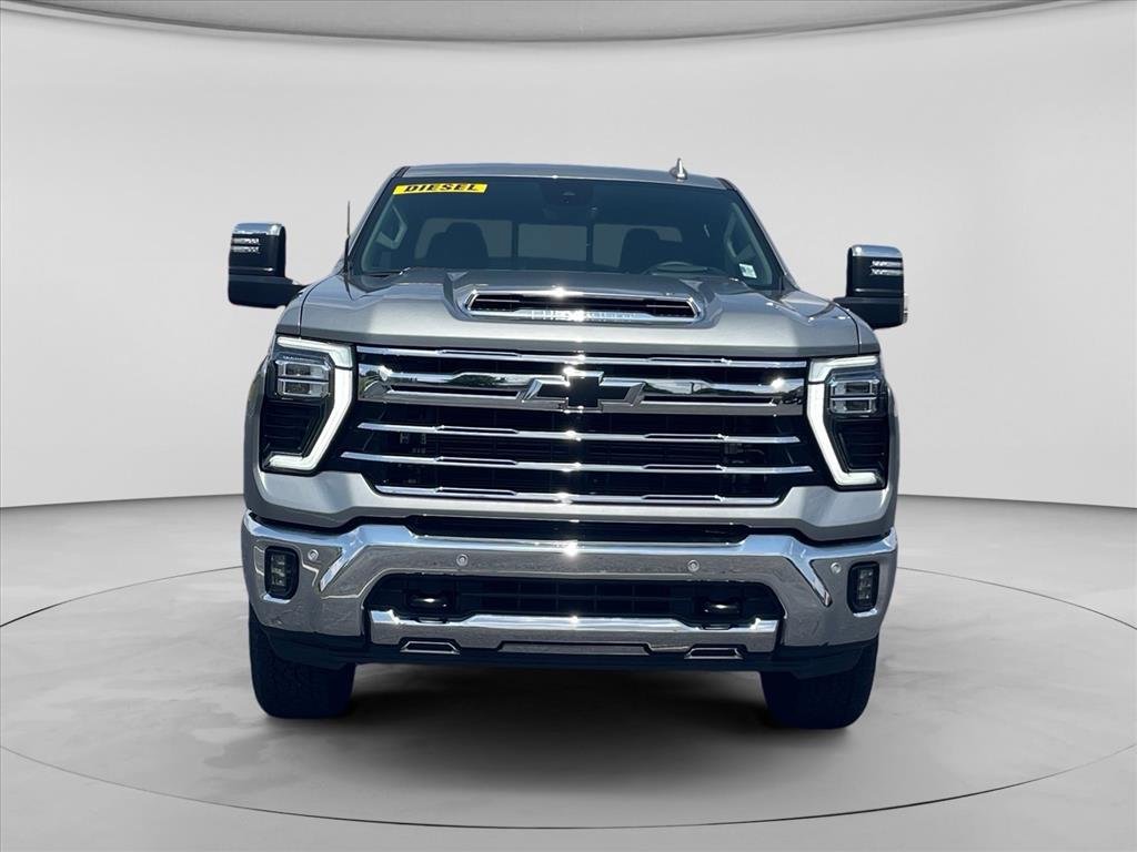 New 2026 Chevrolet Silverado 2500 LTZ w/ LTZ Premium Package AWD/4WD image 2