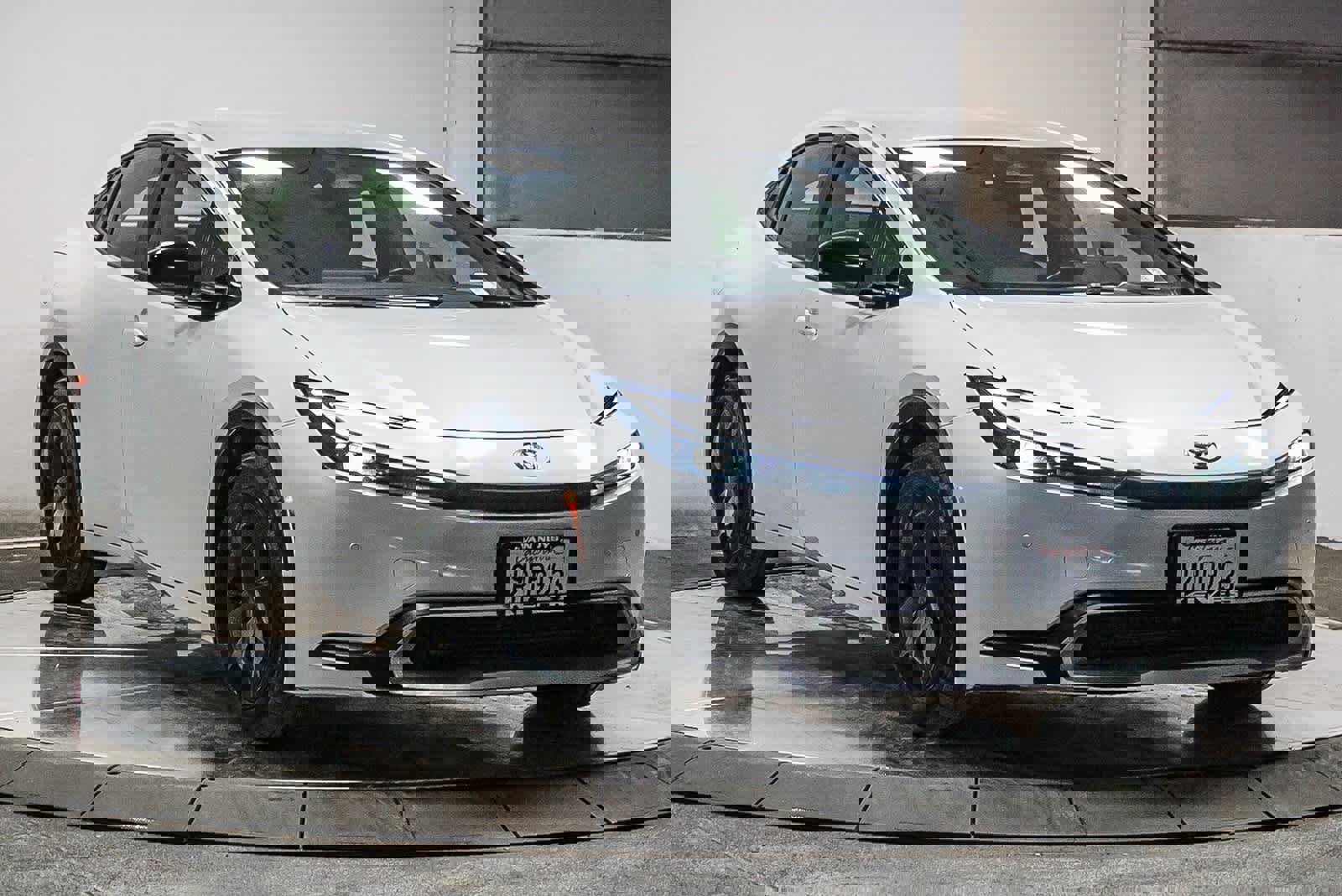 Used 2023 Toyota Prius Prime XSE Premium image 3