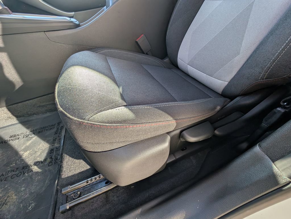 Used 2025 Chevrolet Trax RS w/ Driver Confidence Package image 13