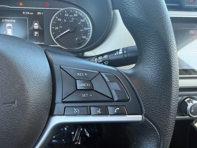 Used 2022 Nissan Versa SV FWD image 17