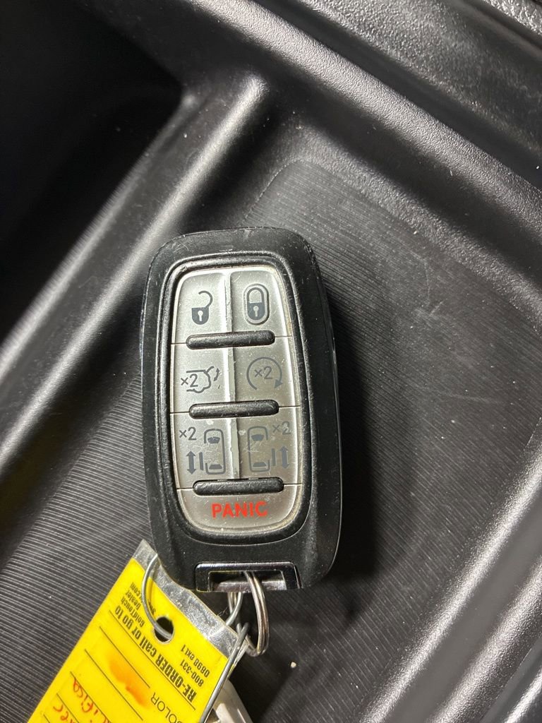 Used 2020 Chrysler Pacifica Touring w/ S Appearance Package image 24