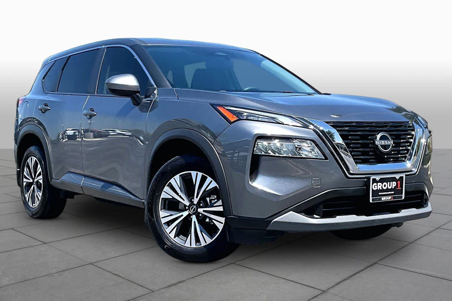 Used 2023 Nissan Rogue SV FWD image 3
