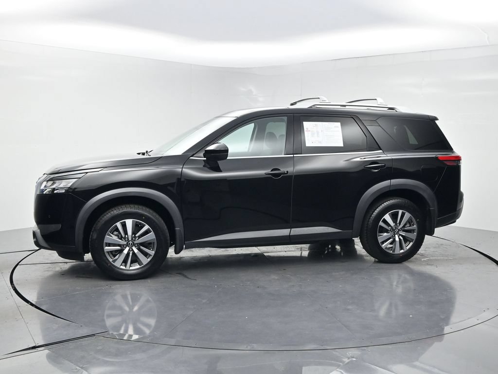 Used 2023 Nissan Pathfinder SL AWD/4WD image 3