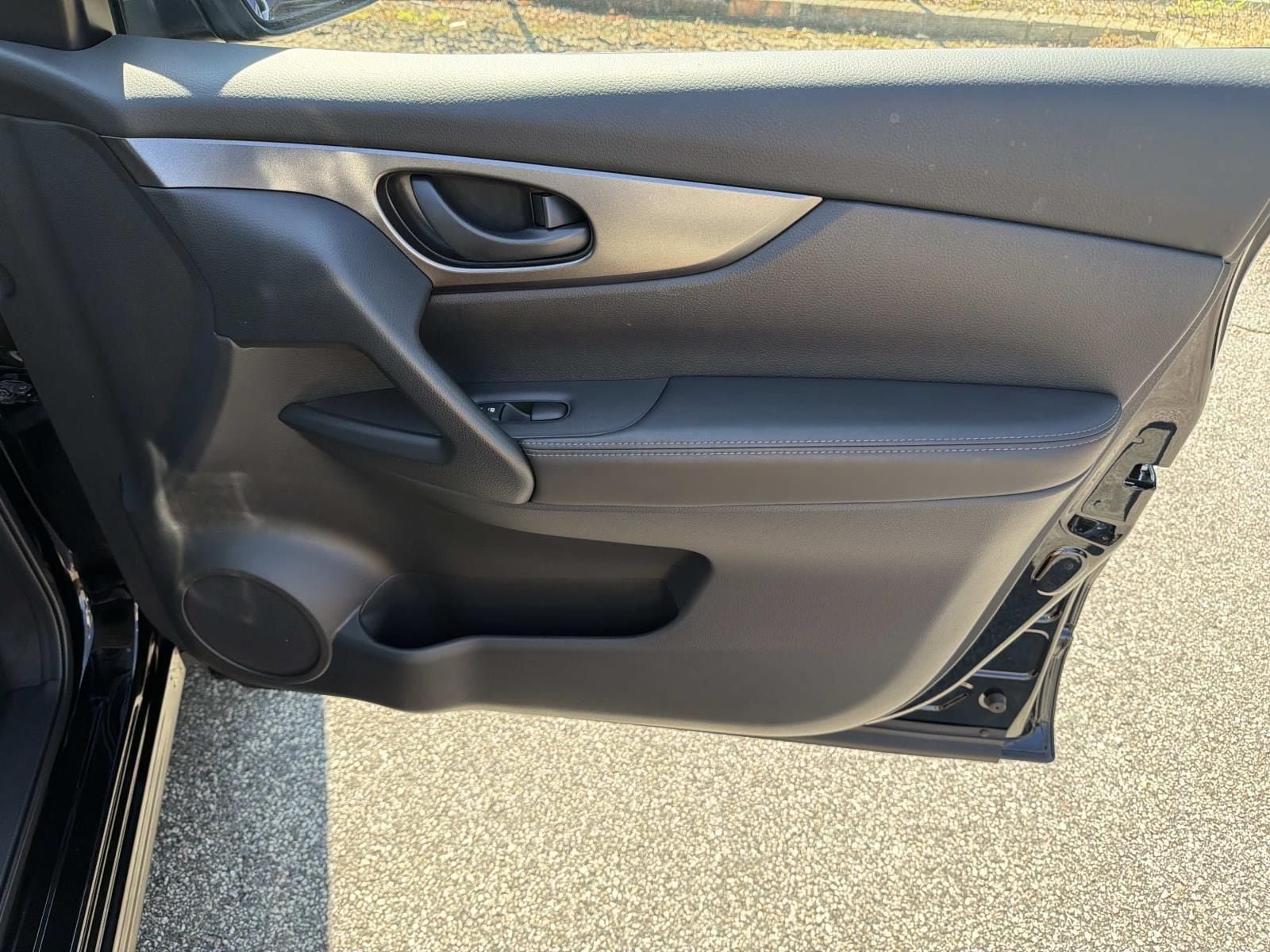 Used 2022 Nissan Rogue Sport S FWD image 14