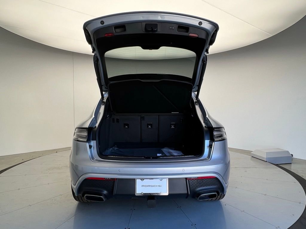 New 2026 Porsche Macan image 20