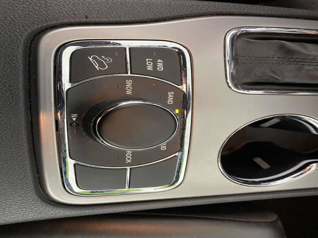 Used 2020 Jeep Grand Cherokee Limited AWD/4WD image 21