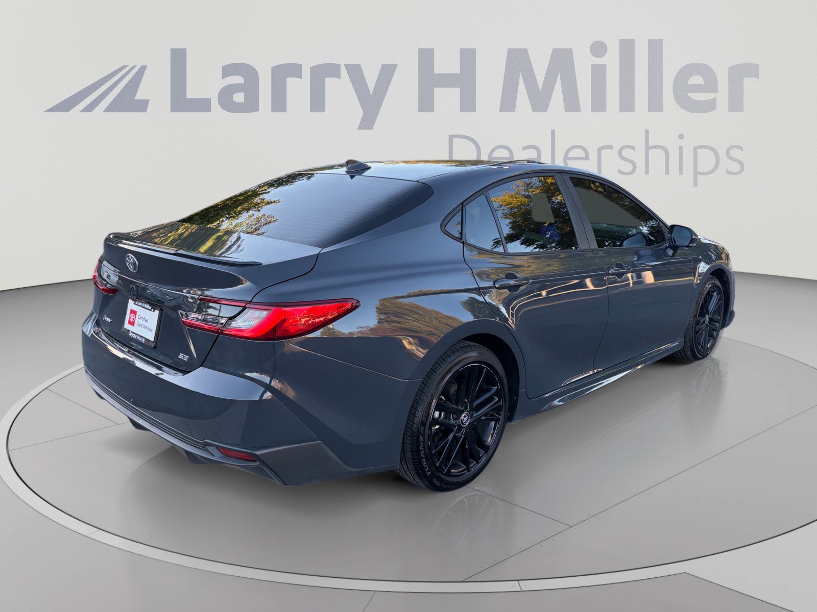Used 2026 Toyota Camry SE w/ Convenience Package FWD image 5