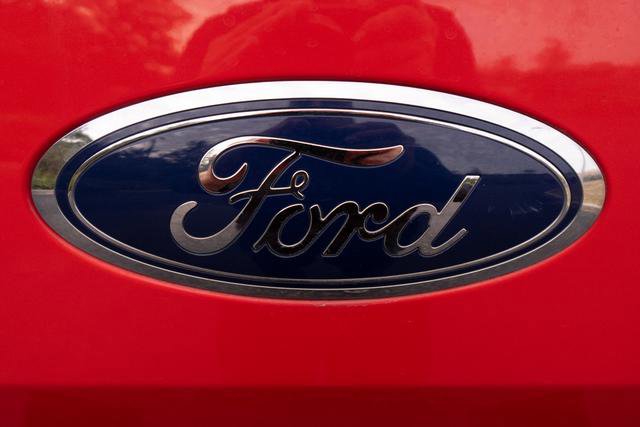 Used 2018 Ford F150 XLT w/ Equipment Group 302A Luxury image 46