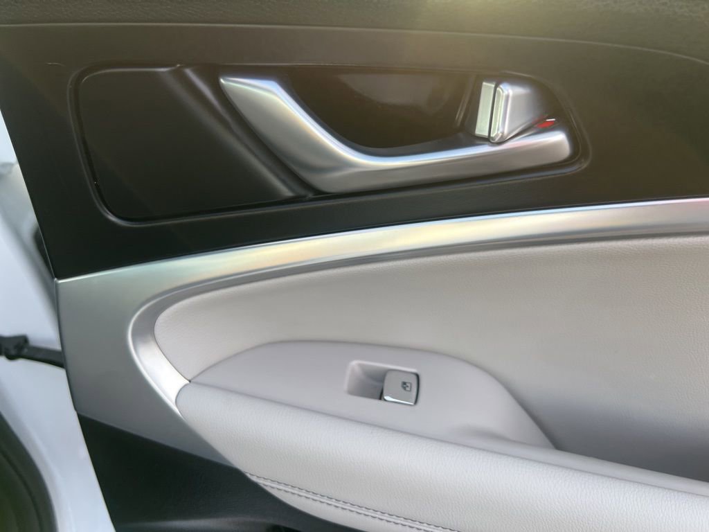 Used 2023 Genesis G70 2.0T RWD image 42