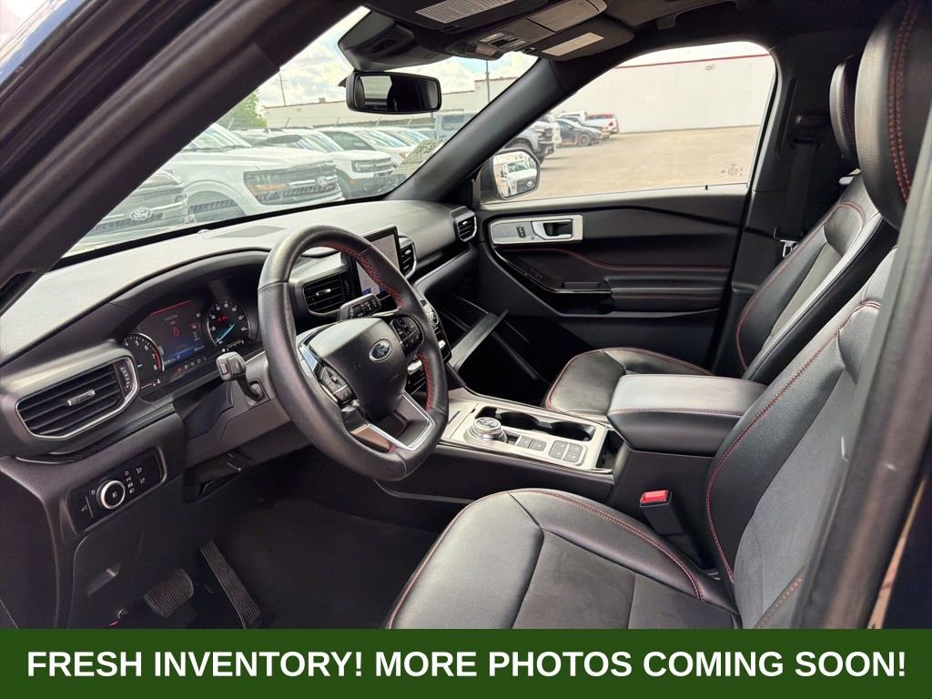 Used 2024 Ford Explorer ST-Line w/ Class IV Trailer Tow Package RWD image 8