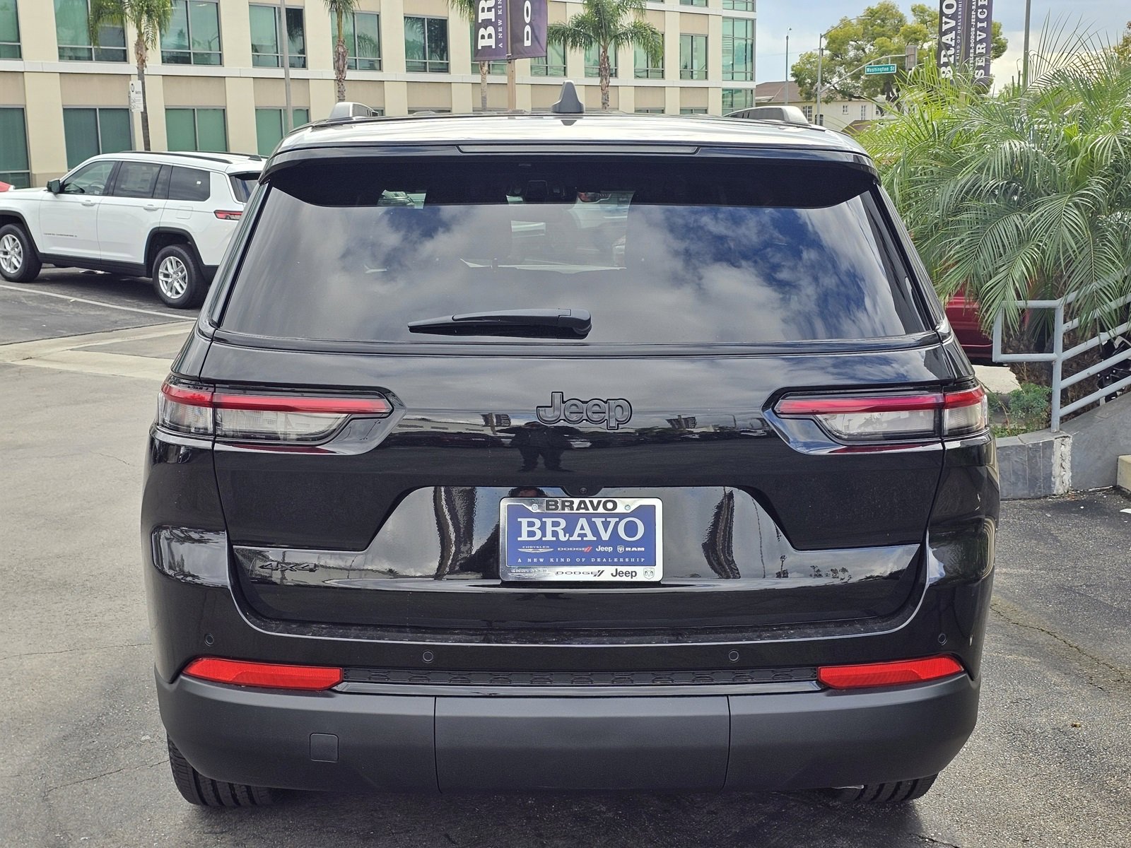 New 2025 Jeep Grand Cherokee L Altitude image 6