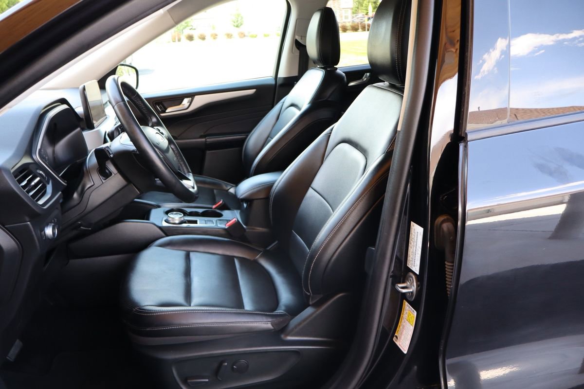 Used 2022 Ford Escape SEL image 19