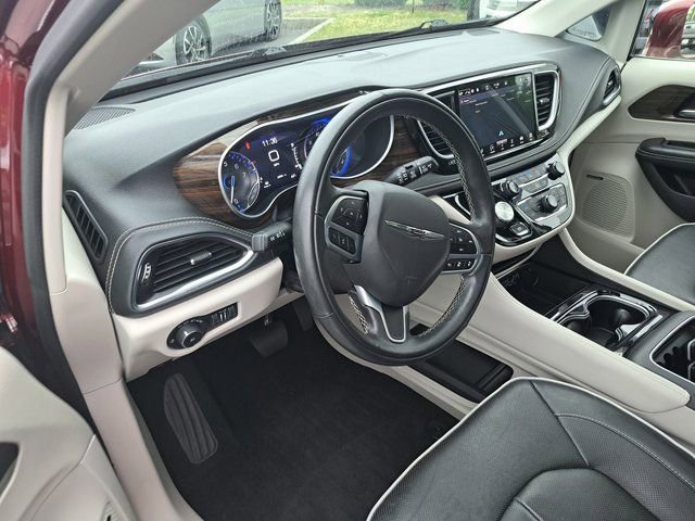 Used 2022 Chrysler Pacifica Limited FWD image 13