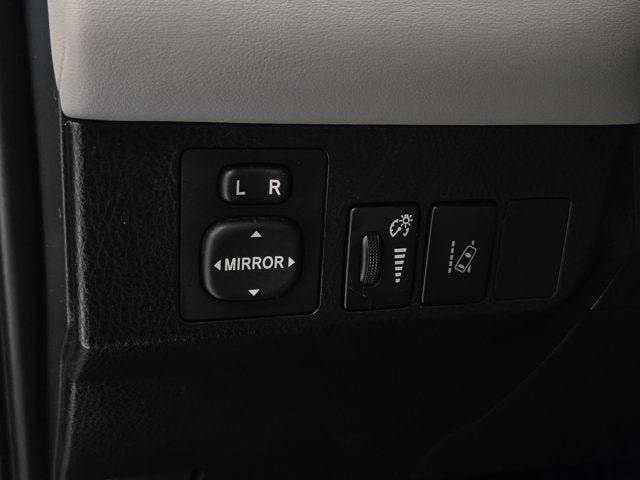 Used 2016 Toyota RAV4 Limited AWD/4WD image 24