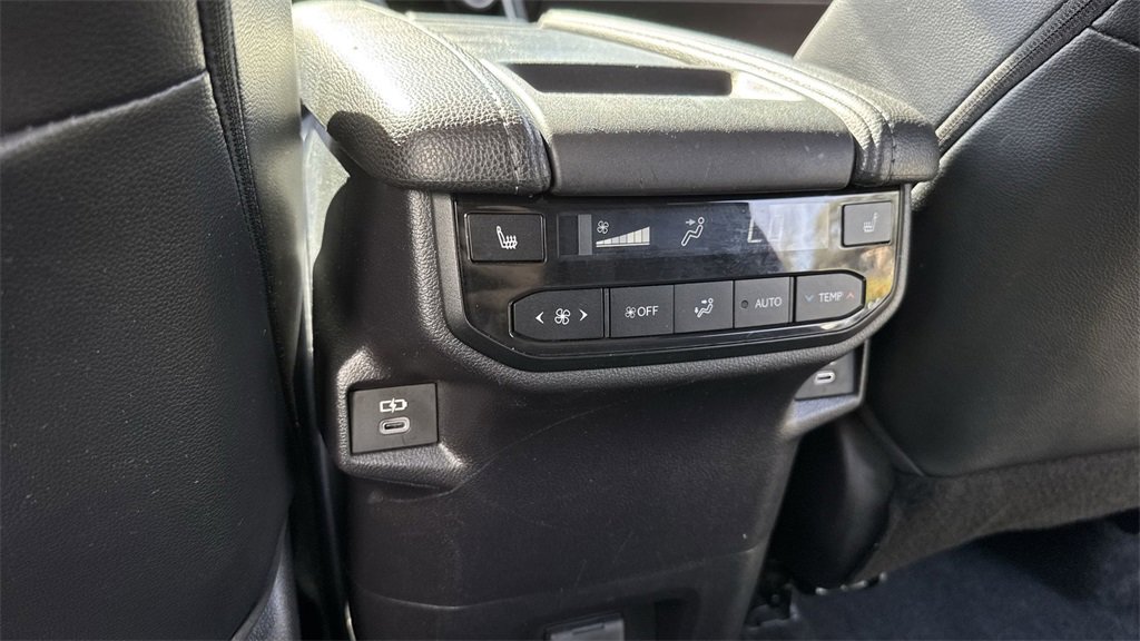 Used 2024 Toyota Grand Highlander FWD image 38