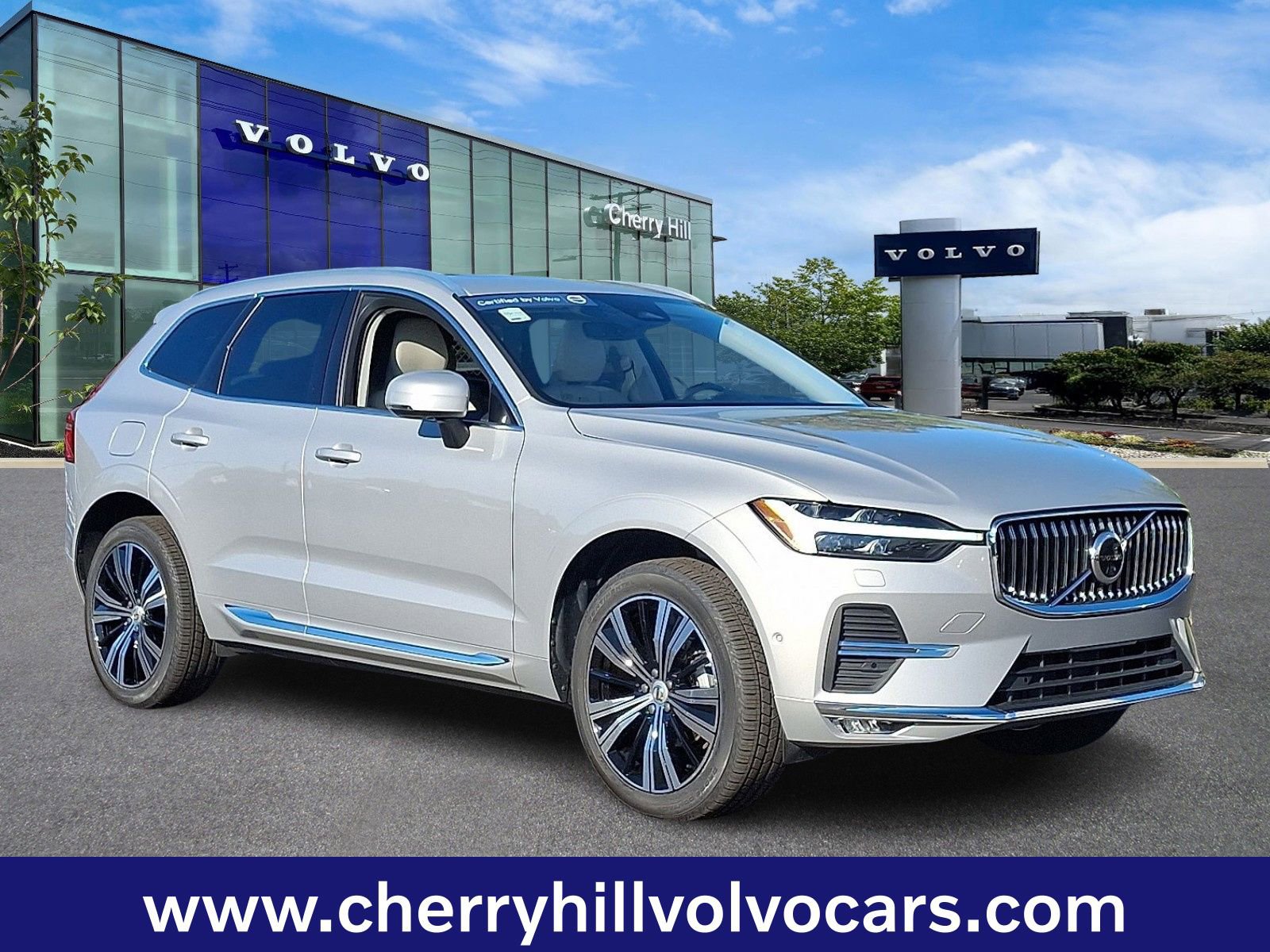 Certified 2023 Volvo XC60 B5 Plus w/ Climate Package image 1