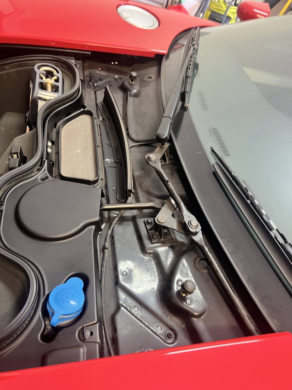 Used 2005 Ford GT RWD image 65