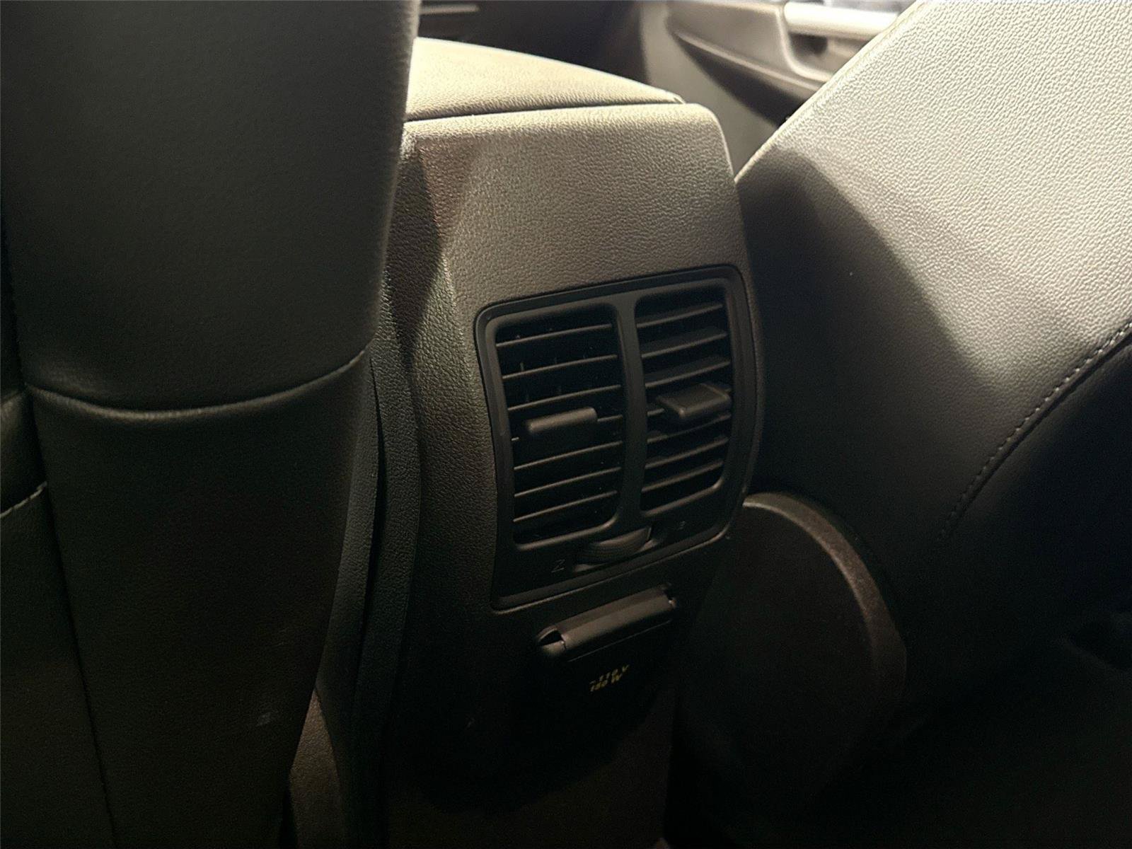 Used 2019 Ford Escape Titanium FWD image 33