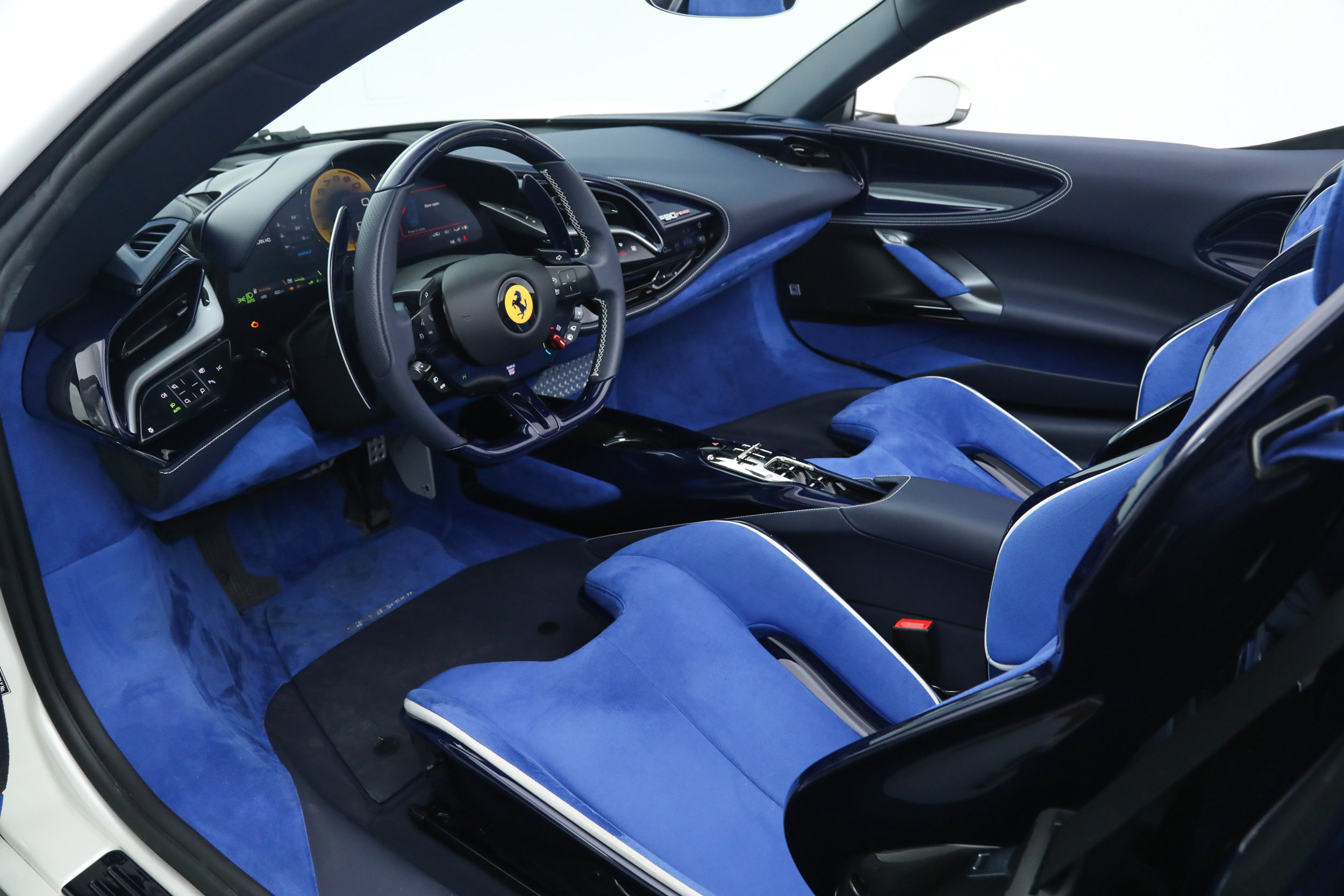Certified 2022 Ferrari SF90 Spider AWD/4WD image 5