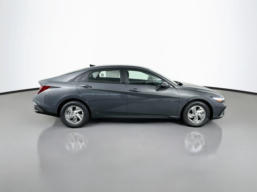 New 2026 Hyundai Elantra SE FWD image 9