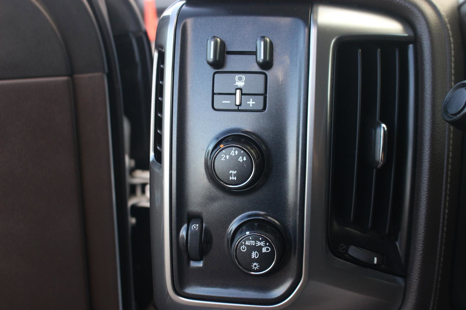 Used 2016 Chevrolet Silverado 2500 LTZ w/ Duramax Plus Package image 31