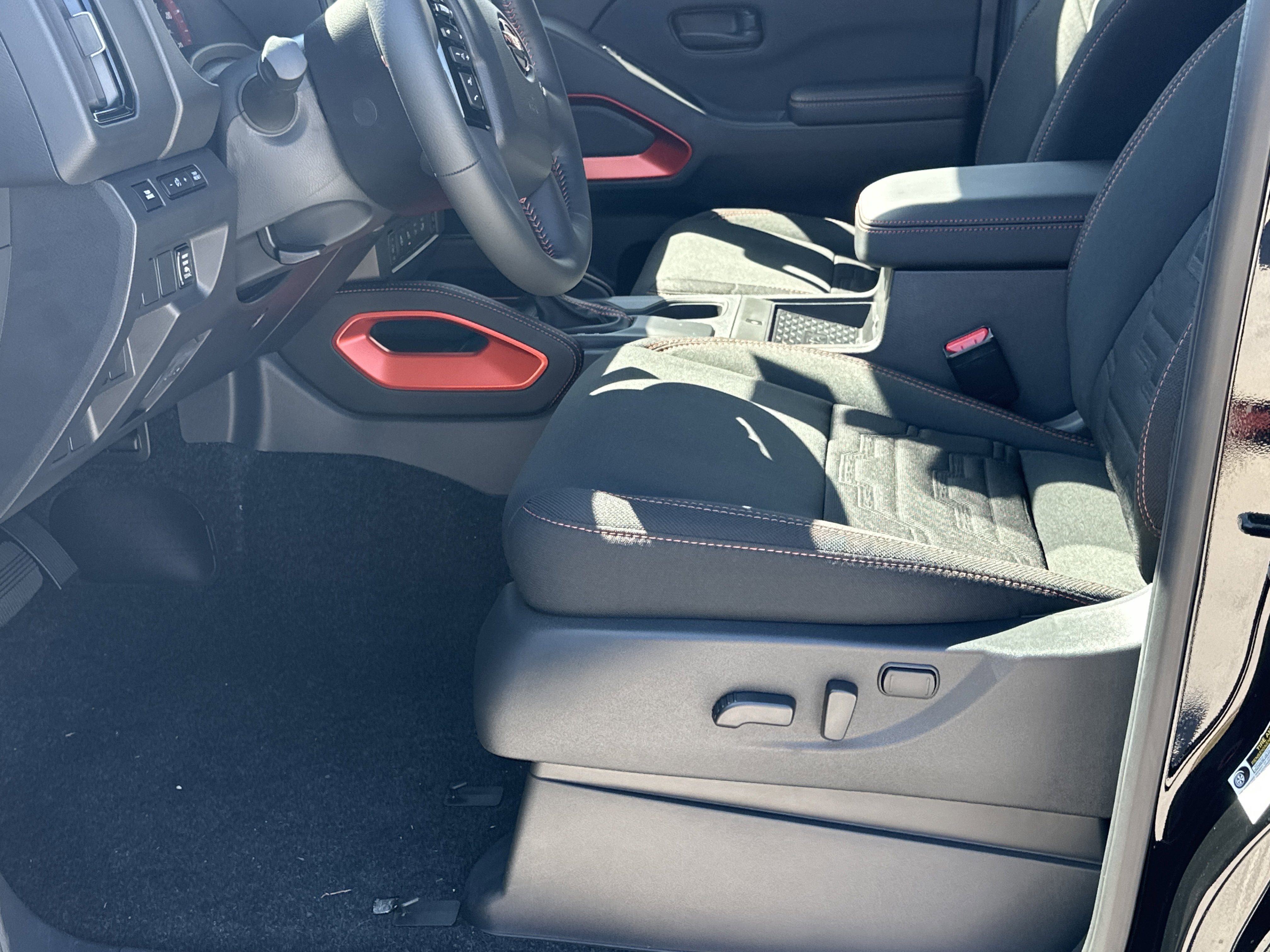 New 2026 Nissan Frontier Pro-X image 9