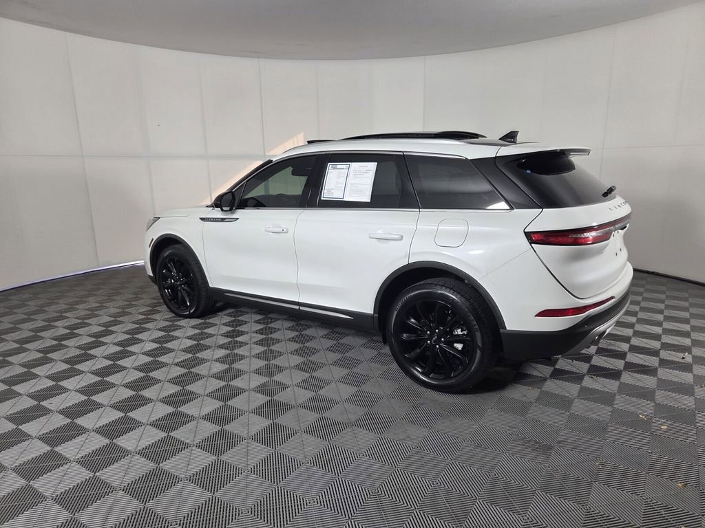 Used 2022 Lincoln Corsair FWD w/ Premium Package image 7