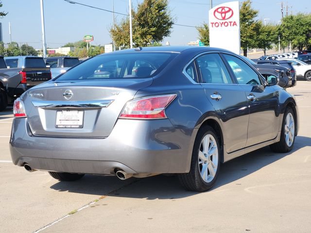 Used 2015 Nissan Altima 2.5 SV w/ Convenience Package FWD image 4