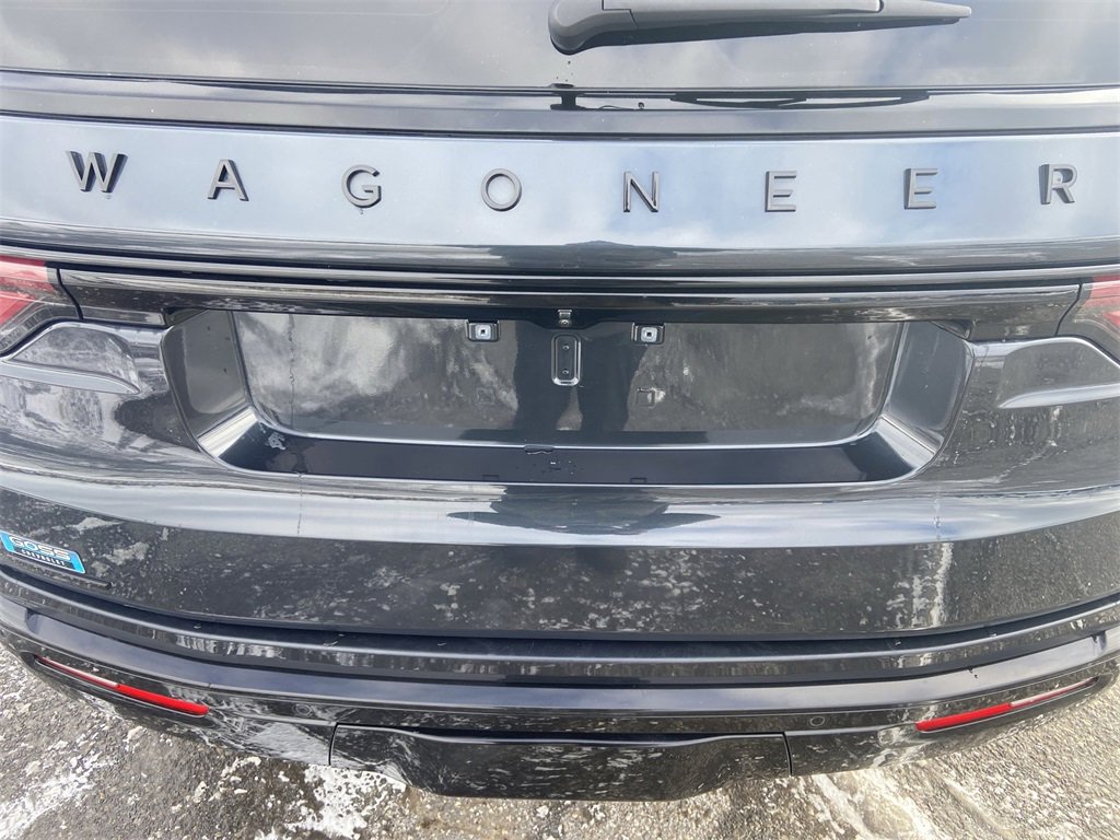 Used 2023 Jeep Wagoneer Series II image 33