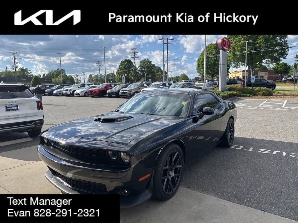 Used 2016 Dodge Challenger R/T Scat Pack image 2