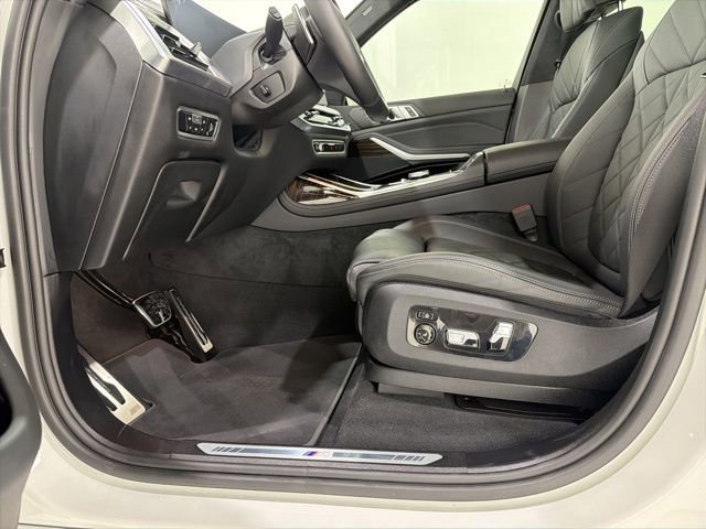 Certified 2023 BMW X7 xDrive40i w/ M Sport Package image 14