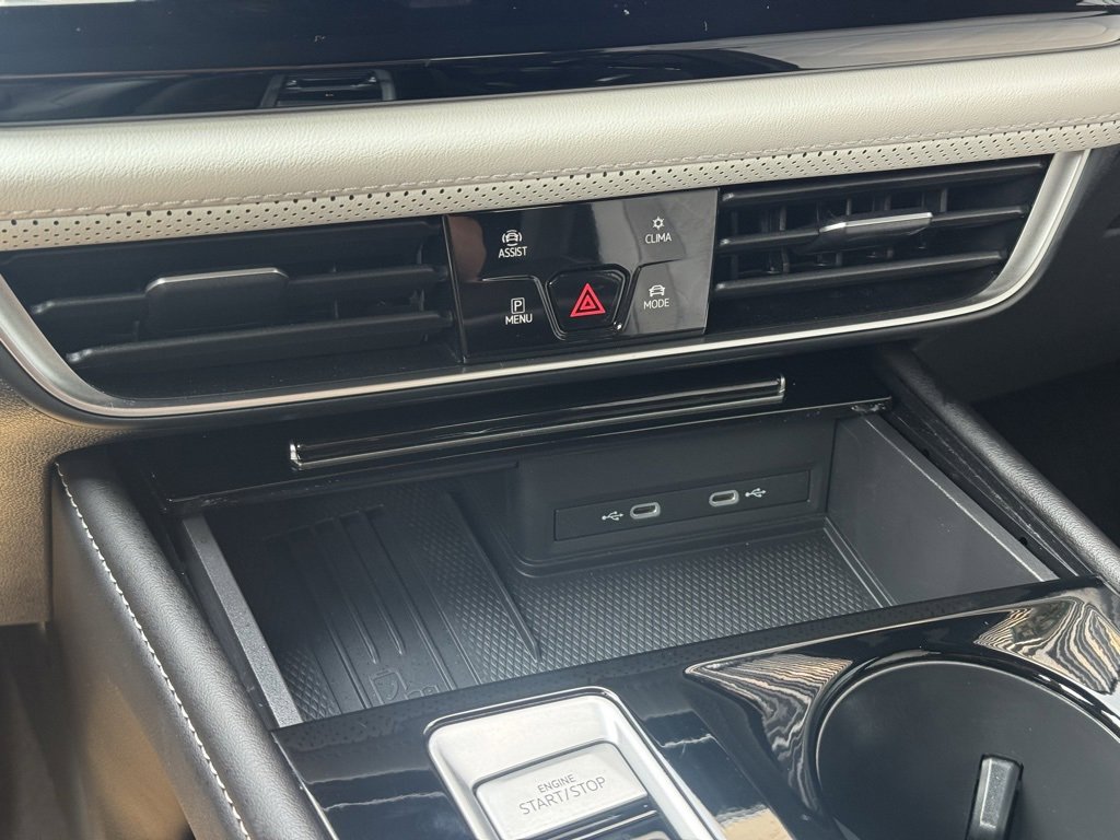 Used 2025 Volkswagen Atlas Cross Sport SEL Premium R-Line image 15