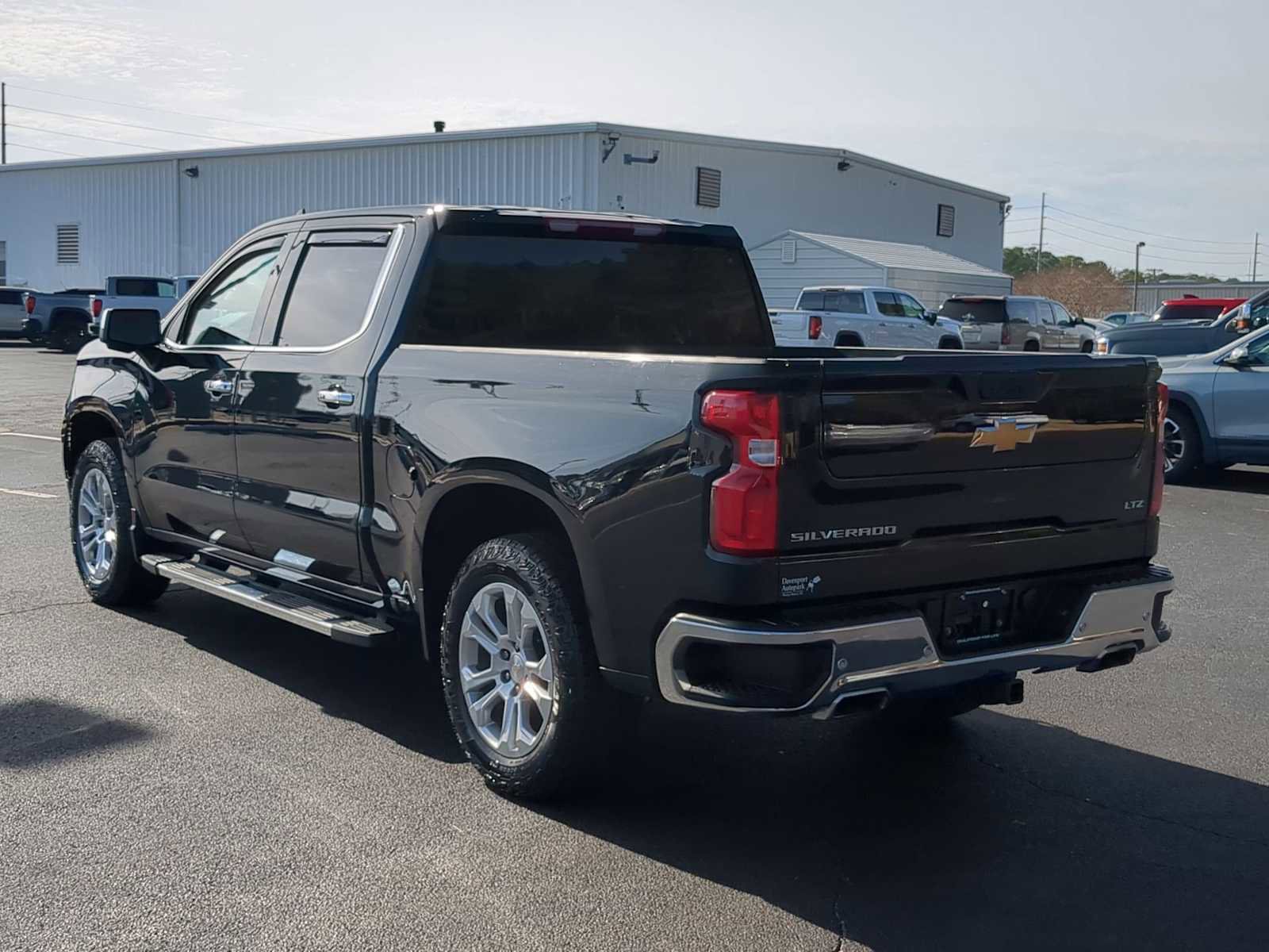 Used 2022 Chevrolet Silverado 1500 LTZ image 6
