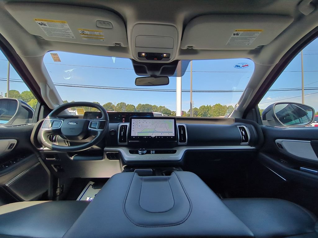 Used 2025 Ford Expedition Active RWD image 25