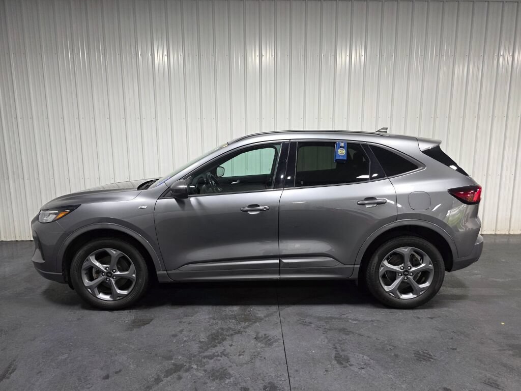Used 2023 Ford Escape ST-Line Select AWD/4WD image 4